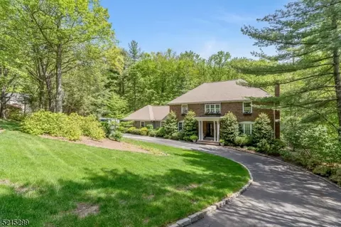 7 Baer Ct, Morristown, NJ 07960