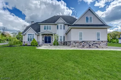 3 Fawn Run Ln, Branchburg, NJ 08876