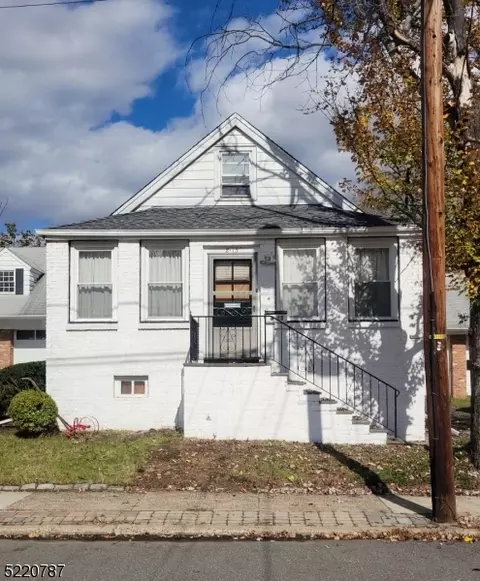 8-15 Lake St, Fair Lawn, NJ 07410
