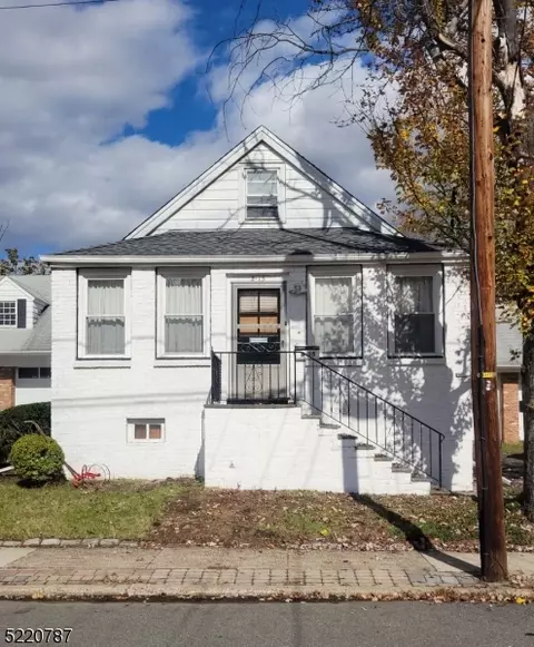 8-15 Lake St, Fair Lawn, NJ 07410