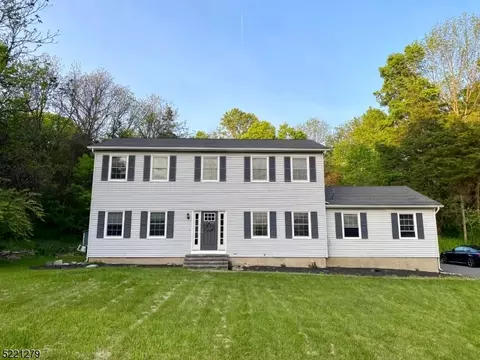 26 Mohican Rd, Blairstown, NJ 07825