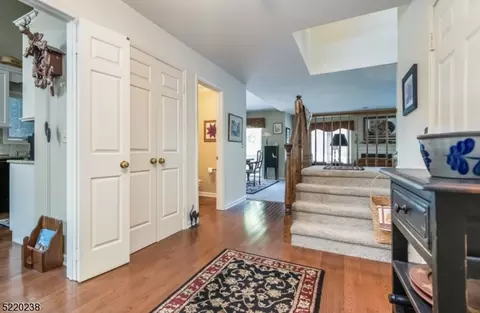 2 Mission Hills Rd, Clinton Twp, NJ 08801