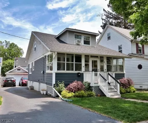 211 Floral St, Roselle, NJ 07203