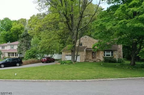 5 Grimal Ct, Randolph, NJ 07869