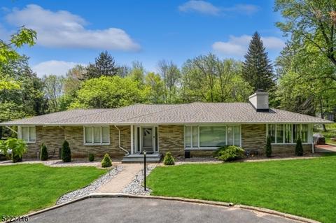 27 Redmont Rd, Watchung, NJ 07069