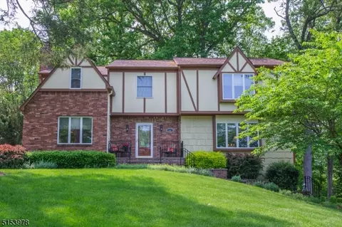 16 Alexandria Rd, Morristown, NJ 07960