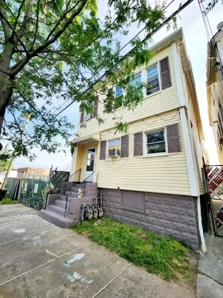 500-502 Bond #4, Elizabeth City, NJ 07206
