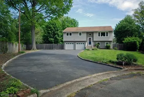 100 Farragut Ave, Middlesex, NJ 08846