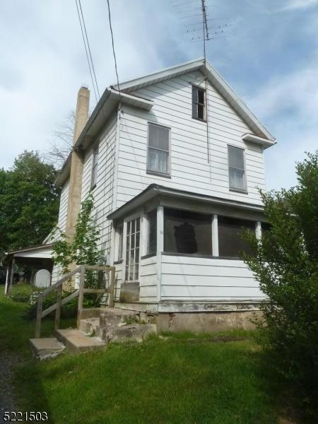 16 Henderson St, Oxford, NJ 07863