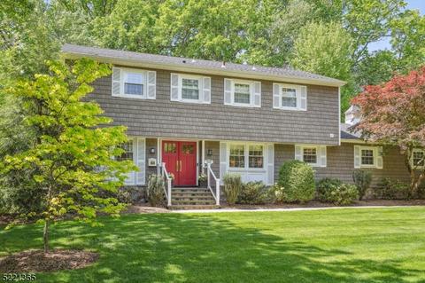 103 Lawrence Dr, Berkeley Heights, NJ 07922