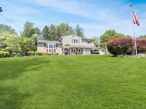 113 Sunrise Ter, Washington, NJ 07882