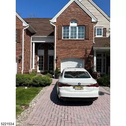 2 Schmidt Cir, Watchung, NJ 07069