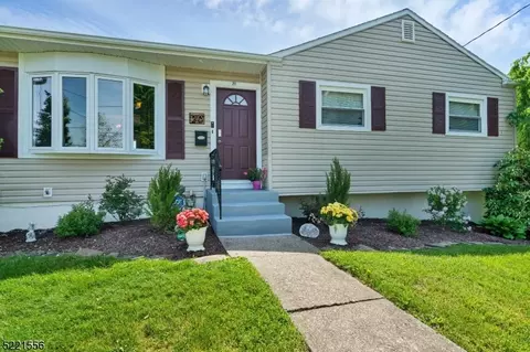 20 Lawrence Dr, Hackettstown, NJ 07840