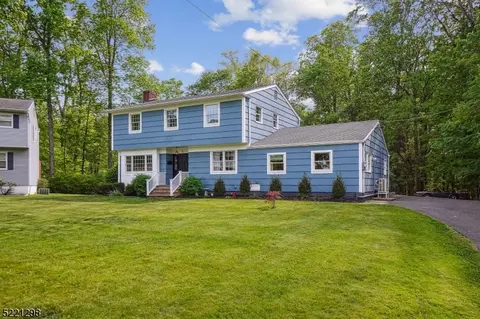 3 Franklin Ct, Berkeley Heights, NJ 07922