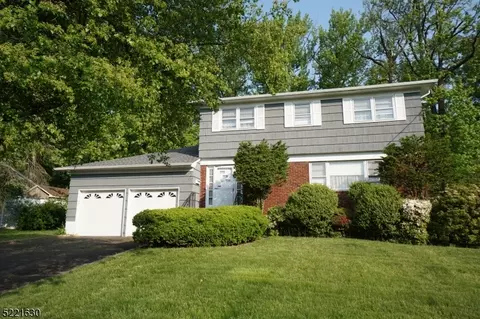 21 Saint Germain Dr, Clark, NJ 07066