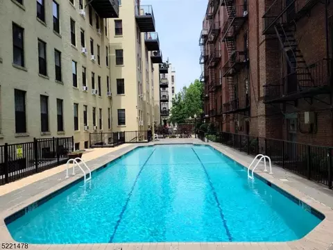 1112 Park Ave #2R, Hoboken, NJ 07030