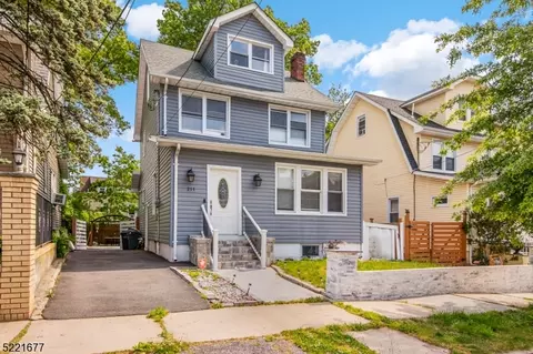 211 Grumman Ave, Newark, NJ 07112