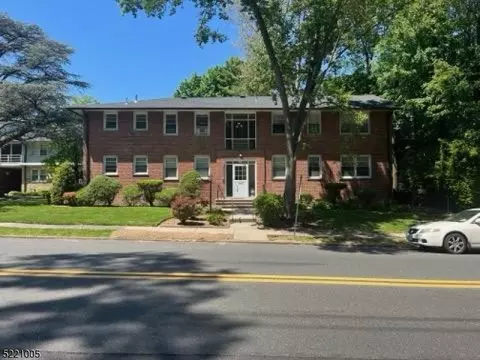 26-19 Fair Lawn Ave, Fair Lawn, NJ 07410