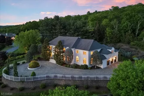 35 Horizon Dr, Wayne, NJ 07470 photo 1
