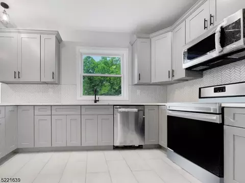 10 Codington Pl, Somerville, NJ 08876 photo 4