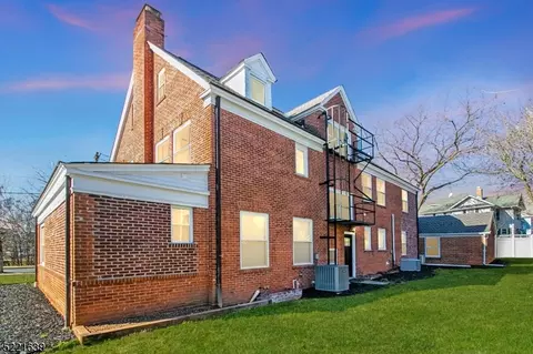 10 Codington Pl, Somerville, NJ 08876 photo 2