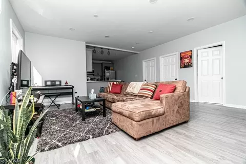 10 Codington Pl, Somerville, NJ 08876 photo 5