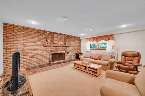 39 Huron Ave, Wayne, NJ 07470 photo 9