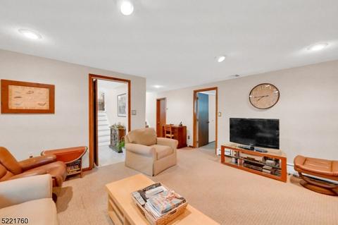 39 Huron Ave, Wayne, NJ 07470 photo 11