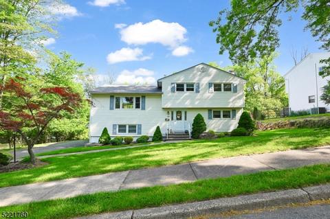 39 Huron Ave, Wayne, NJ 07470