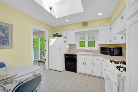 39 Huron Ave, Wayne, NJ 07470 photo 21