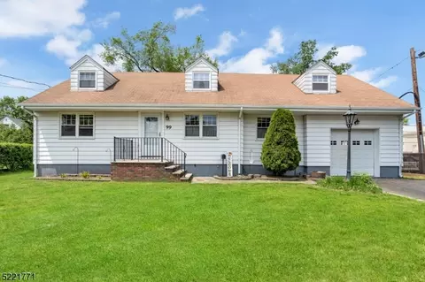 99 Berdan St, Rochelle Park, NJ 07662
