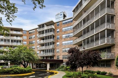 530 Valley Rd #3F, Montclair, NJ 07043