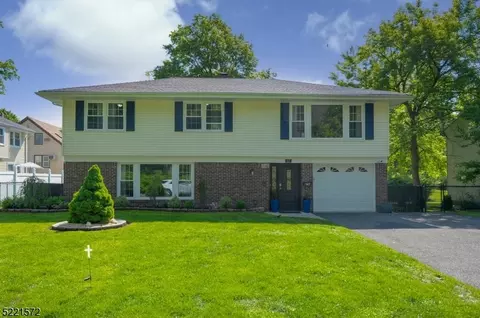 147 Pine Ave, New Milford, NJ 07646