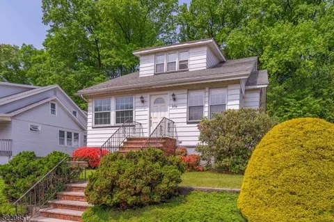 974 Grandview Ave, Union, NJ 07083