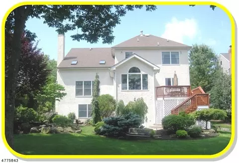 42 Vanderveer Dr, Bernards, NJ 07920