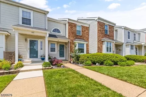 99 Crickhollow Ct, Hillsborough, NJ 08844