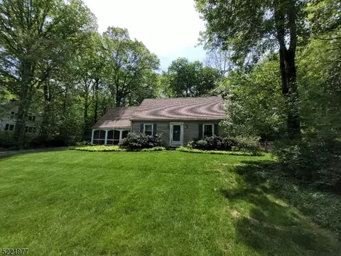 36 Mountain Ave, Warren, NJ 07059