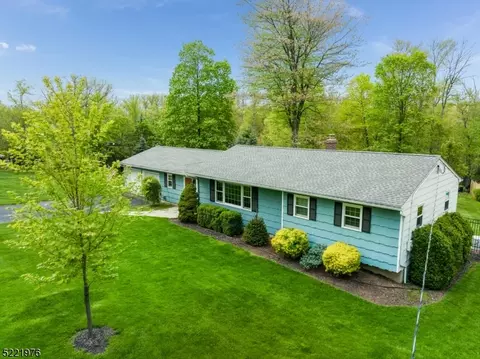 976 Carteret Rd, Bridgewater, NJ 08807