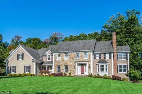 40 Beaver Creek Ct, Far Hills, NJ 07931