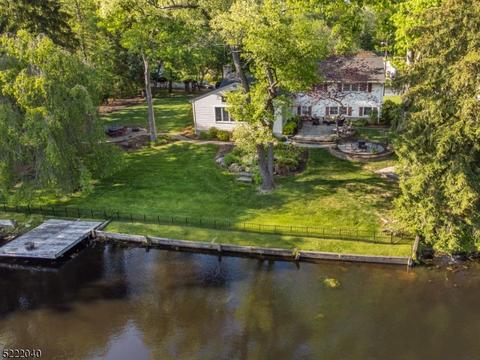 9 Wetmore Dr, Denville, NJ 07834