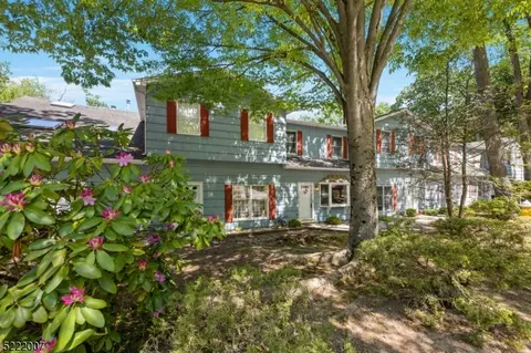 22 Roosevelt St #0003, Roseland, NJ 07068