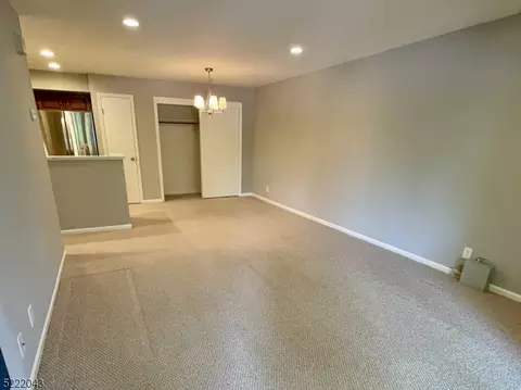 37 Sage Ct, Bedminster, NJ 07921