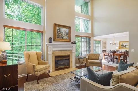 267 Riveredge Dr, Chatham Twp, NJ 07928