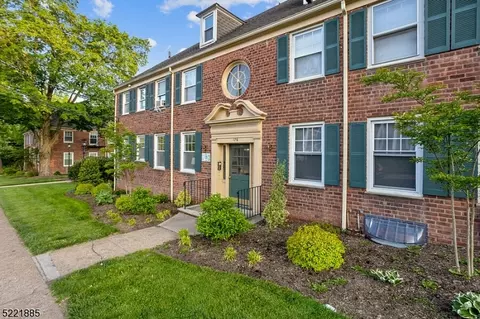 176 Millburn Ave #25, Millburn, NJ 07041