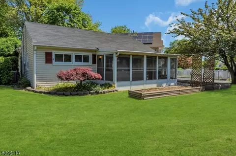 462 Old Post Rd, Edison, NJ 08817