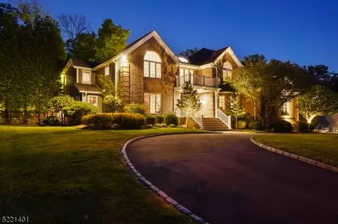 40 Westmount Dr, Livingston, NJ 07039