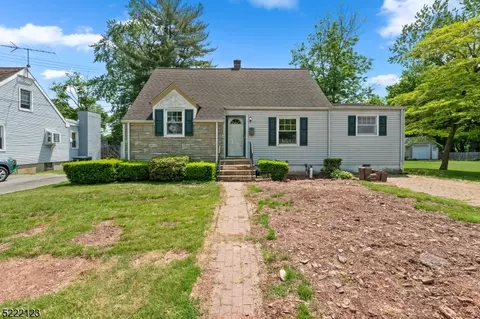 27 New York Ave, Flemington, NJ 08822
