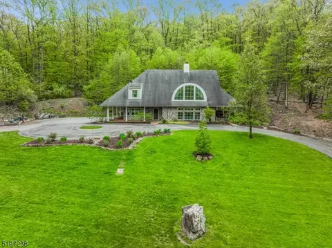 160 Black Brook Rd, Hampton, NJ 08827