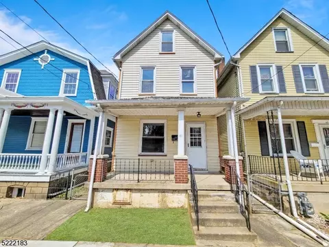61 Rose St, Phillipsburg, NJ 08865