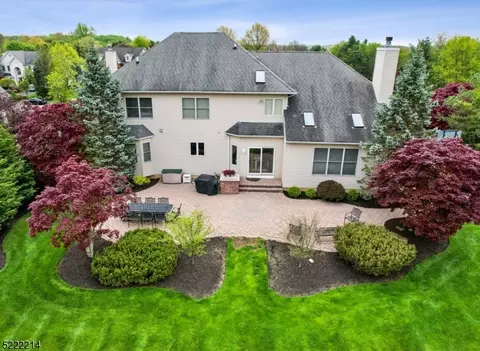 5 Softwood Way, Warren, NJ 07059